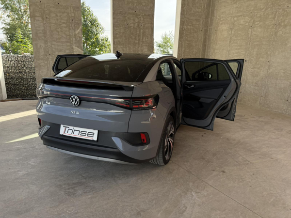 VOLKSWAGEN ID.5 Pro Performance